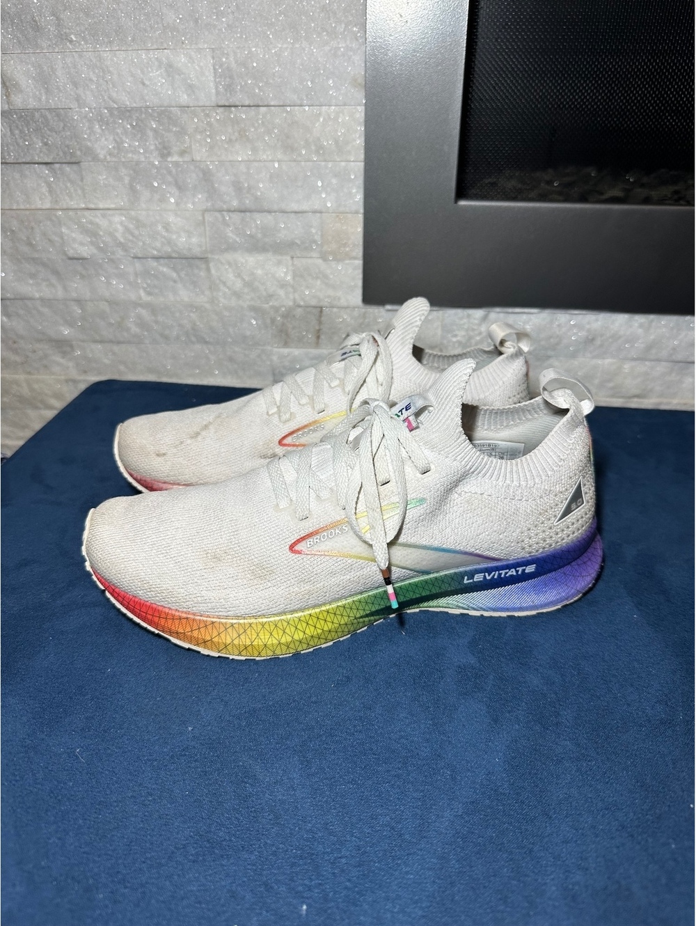Brooks Levitate 5 Rainbow Running Shoes - Size 9